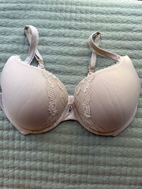 Victoria's Secret Padded Lace-Accent T-Shirt Bra in Light Pink